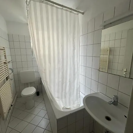 Bahnhof 3* פרנקפורט